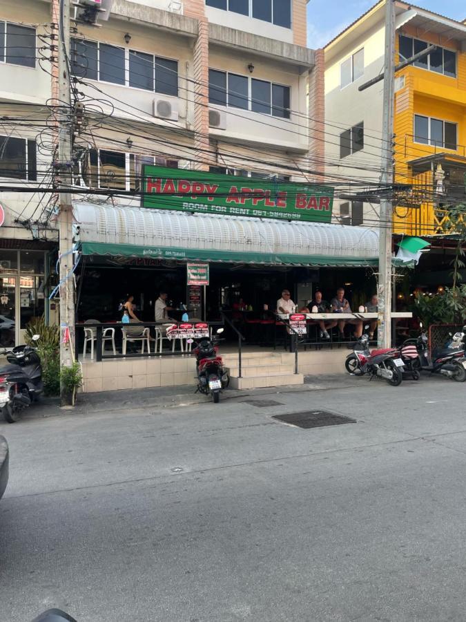 Happy Apple Guesthouse Pattaya Buitenkant foto